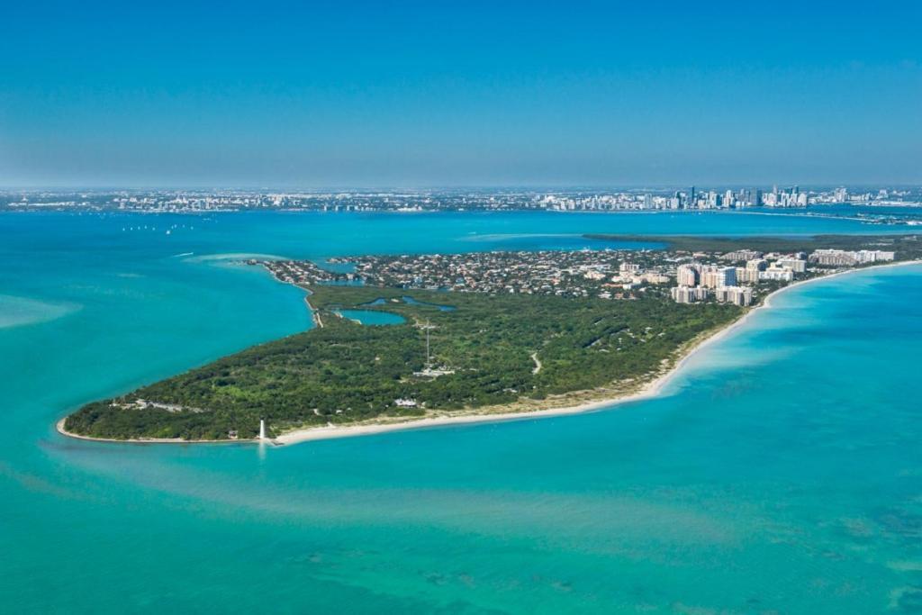 Gorgeous Beachy Chic Condo In Key Biscayne Майами Экстерьер фото